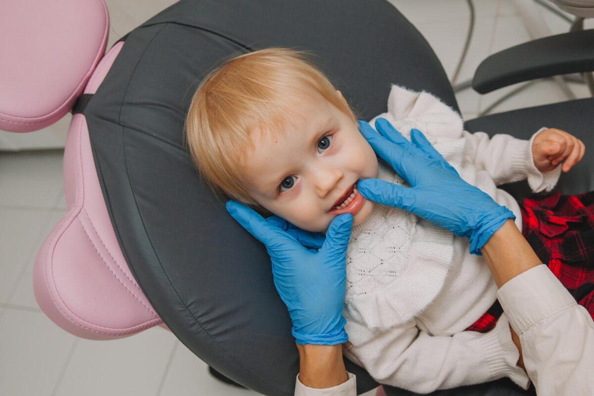 Antalya İlk Çocuk Diş Muayenesi Ne Zaman Yapılmalı?